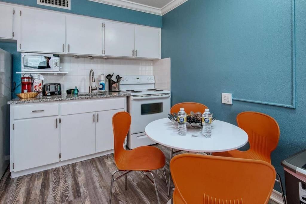 Sunset Beach Suites Of Madeira Beach! Pet Friendly Summer Getaway! Steps To Beach! - Suite 10 St. Pete Beach Extérieur photo
