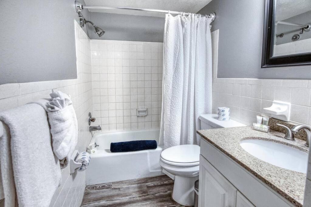 Sunset Beach Suites Of Madeira Beach! Pet Friendly Summer Getaway! Steps To Beach! - Suite 10 St. Pete Beach Extérieur photo