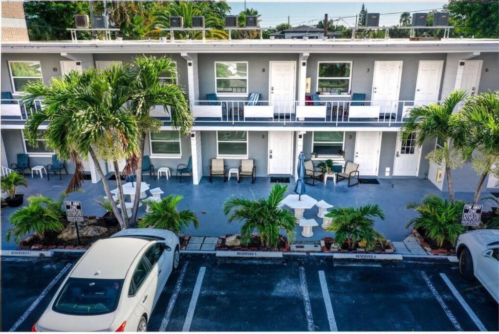 Sunset Beach Suites Of Madeira Beach! Pet Friendly Summer Getaway! Steps To Beach! - Suite 10 St. Pete Beach Extérieur photo