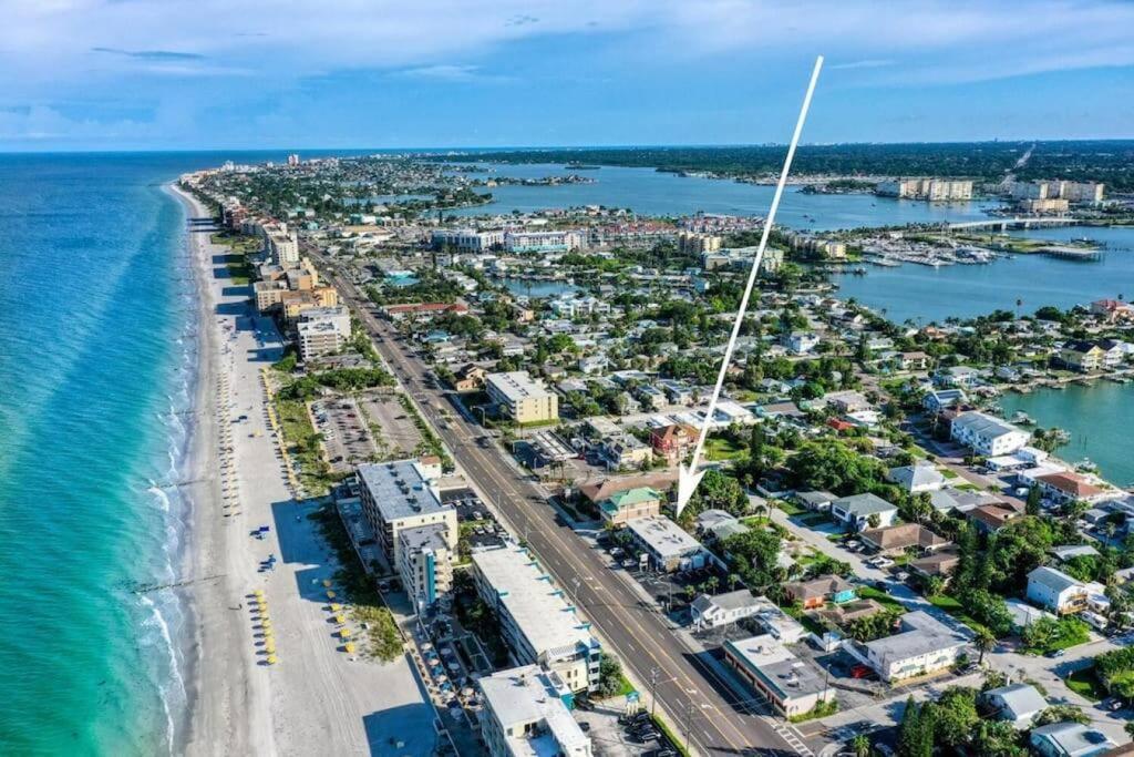 Sunset Beach Suites Of Madeira Beach! Pet Friendly Summer Getaway! Steps To Beach! - Suite 10 St. Pete Beach Extérieur photo