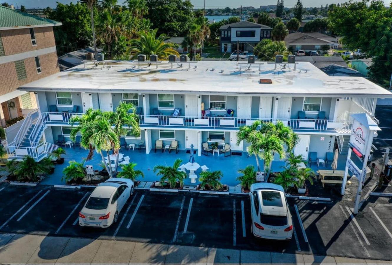 Sunset Beach Suites Of Madeira Beach! Pet Friendly Summer Getaway! Steps To Beach! - Suite 10 St. Pete Beach Extérieur photo