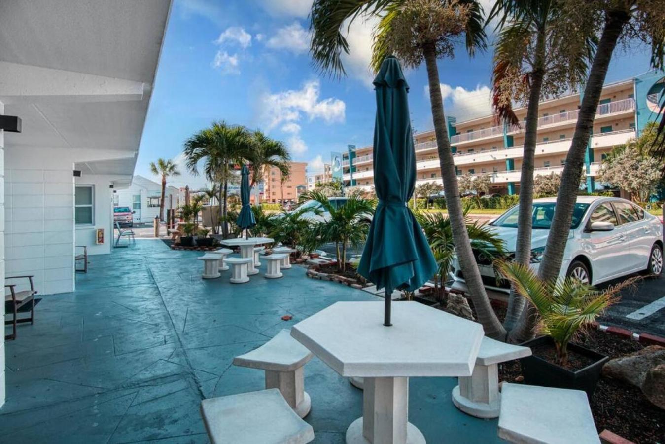 Sunset Beach Suites Of Madeira Beach! Pet Friendly Summer Getaway! Steps To Beach! - Suite 10 St. Pete Beach Extérieur photo